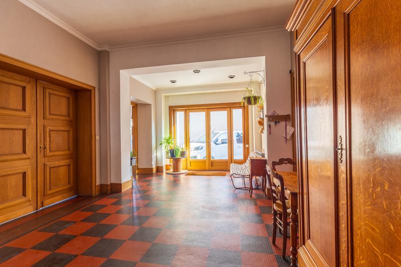 Maison - 405 m² - 13 pièces