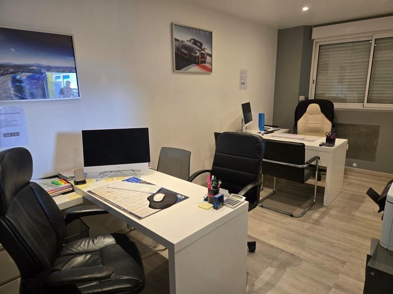 Local commercial - 330 m² - 3 pièces