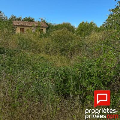 Terrain constructible - 1 585 m²