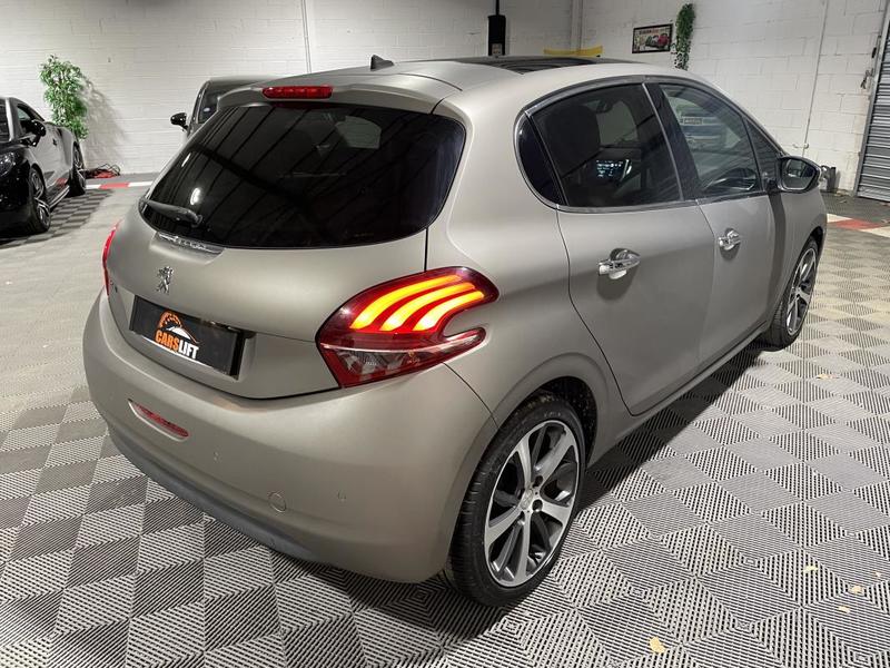 Peugeot 208 110ch Féline -Boite Auto-Toit Pano-Garantie 6 Mois-