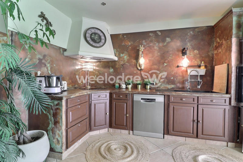 Bastide - 334 m² - 9 pièces