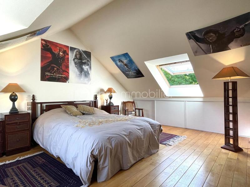 Maison traditionnelle - 263 m² - 8 pièces