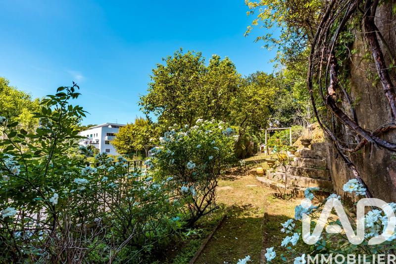 Maison de maîtres - 180 m² - 6 pièces