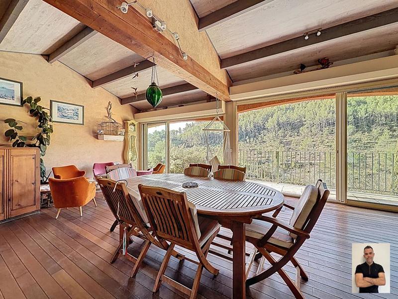 Maison - 200 m² - 6 pièces