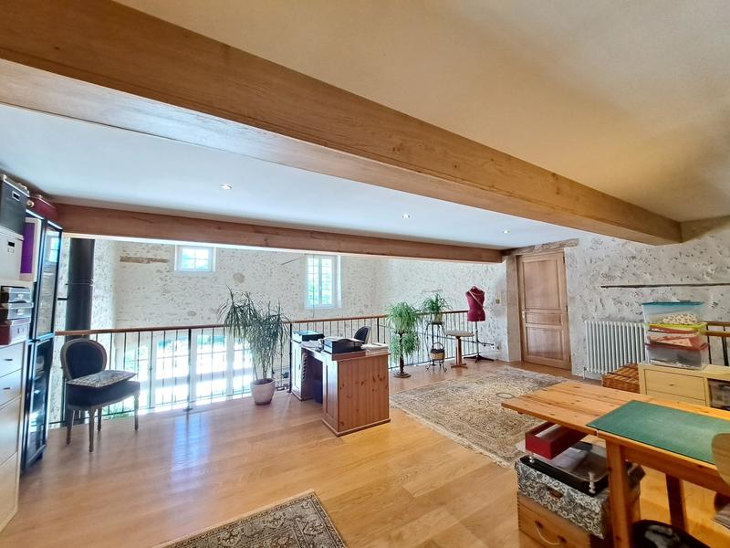Maison - 432 m² - 10 pièces