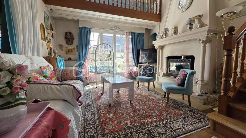 Maison - 262 m² - 8 pièces