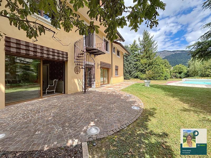 Villa - 410 m² - 24 pièces