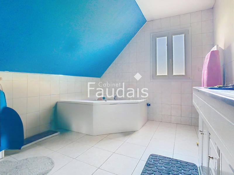 Maison - 162 m² - 6 pièces