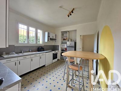 Maison - 210 m² - 8 pièces