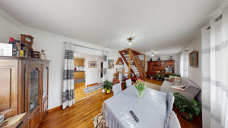 Immeuble - 150 m² - 8 pièces