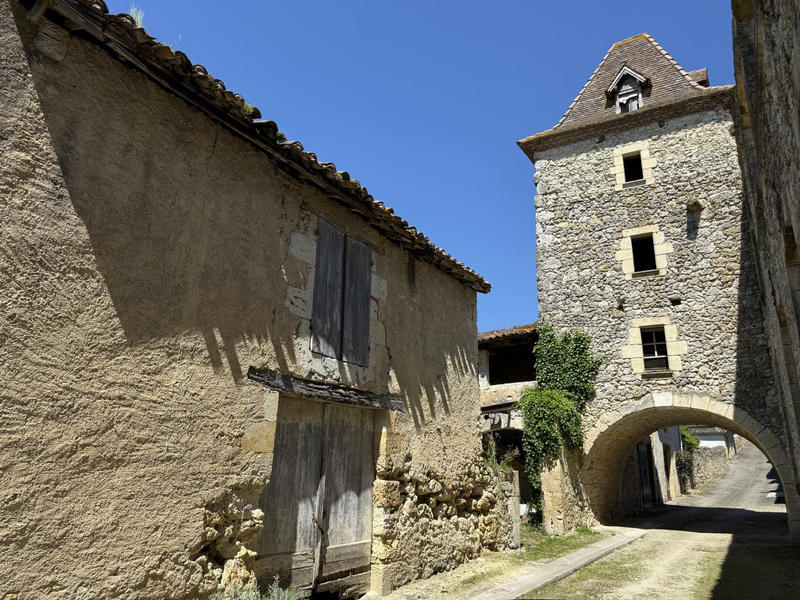 Maison de village - 200 m² - 2 pièces