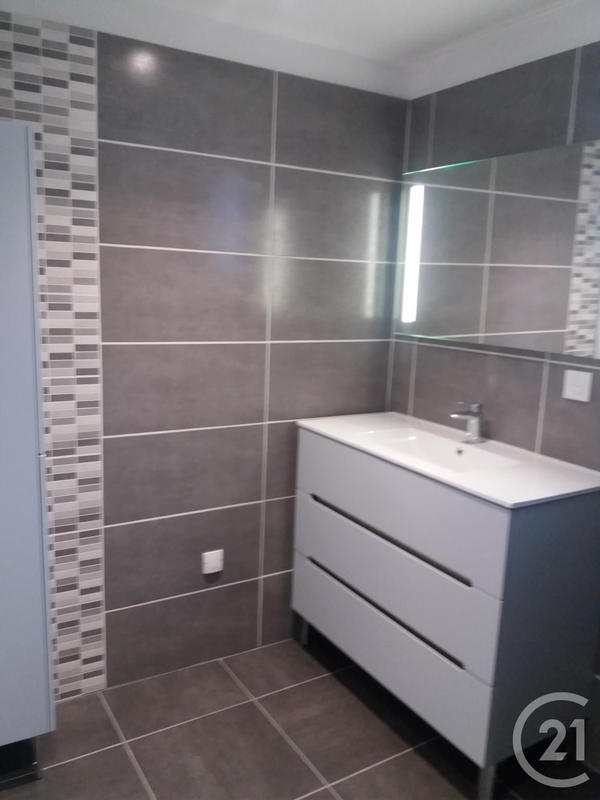 Appartement - 81 m² - 2 pièces