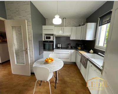 Maison - 97 m² - 5 pièces