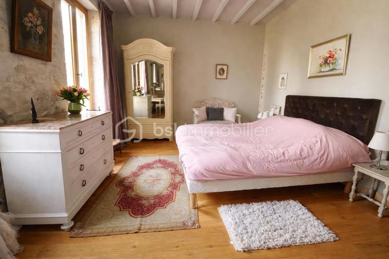 Propriété - 885 m² - 22 pièces