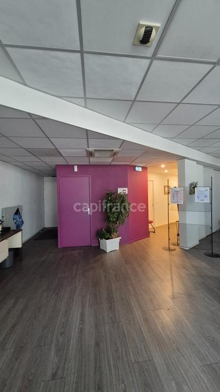 Bureau - 212 m² - 7 pièces