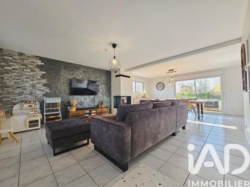 Maison - 180 m² - 6 pièces