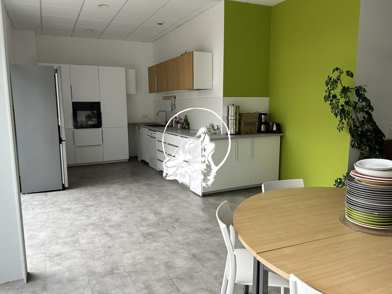 Local d'activités - 291 m²