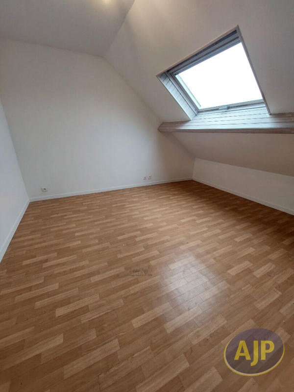 Maison - 121 m² - 6 pièces