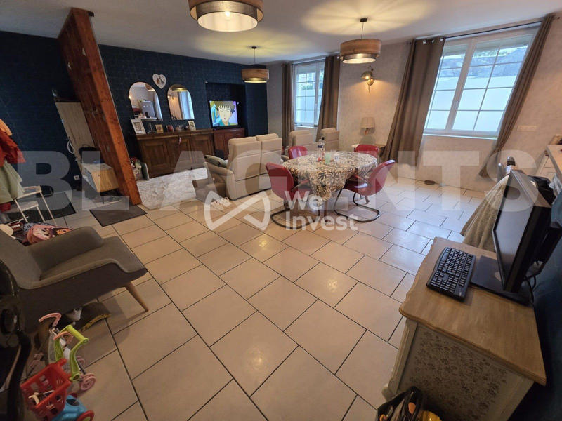 Maison - 637 m² - 20 pièces