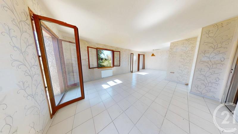 Maison - 94 m² - 5 pièces