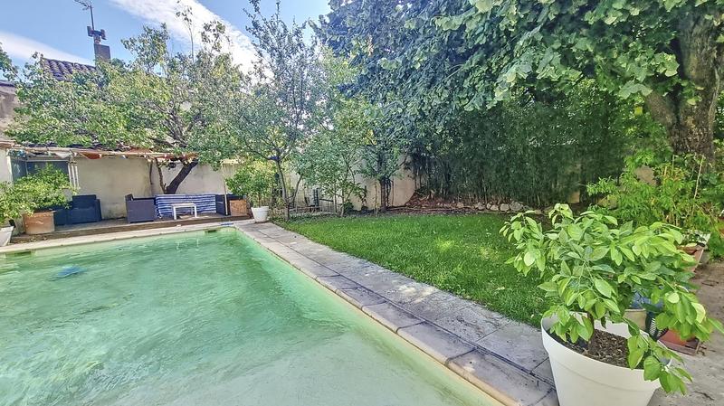 Mas - 185 m² - 9 pièces