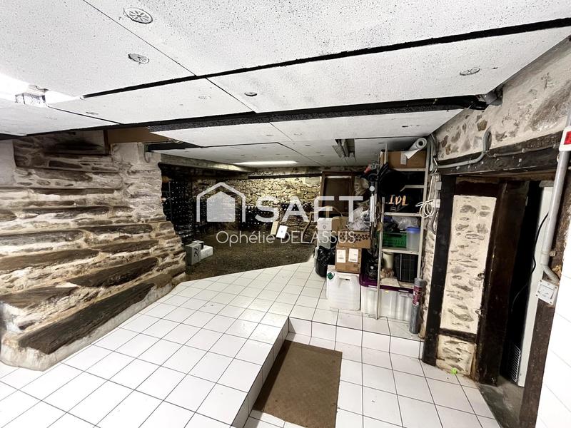 Maison - 200 m² - 7 pièces