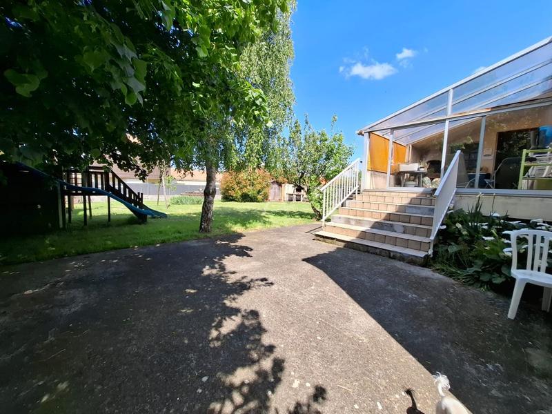 Maison - 234 m² - 8 pièces