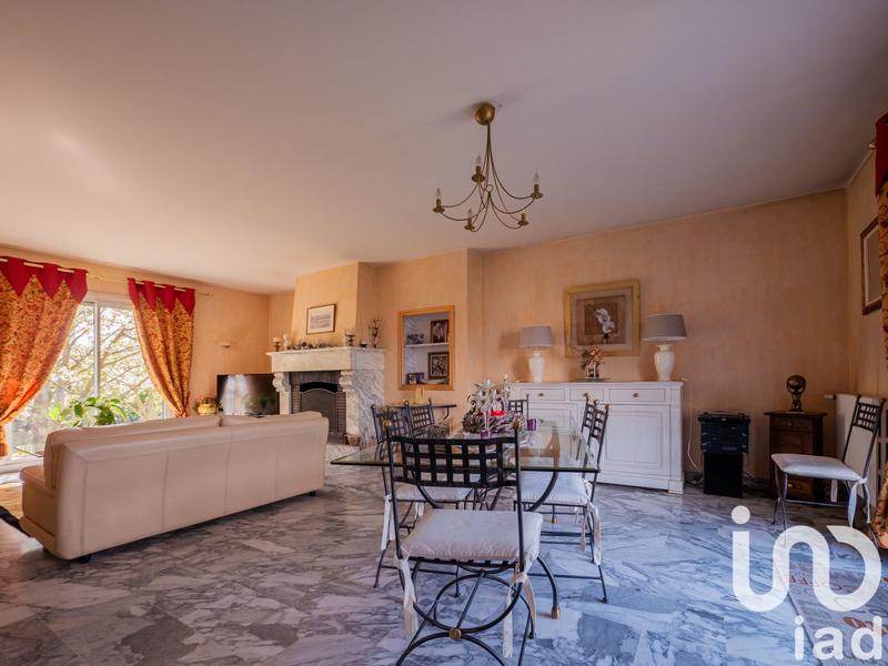 Maison - 300 m² - 13 pièces