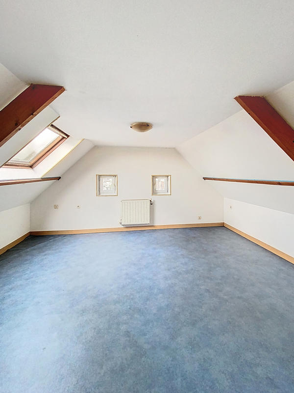 Maison - 99 m² - 5 pièces