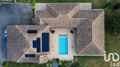 Maison - 640 m² - 12 pièces