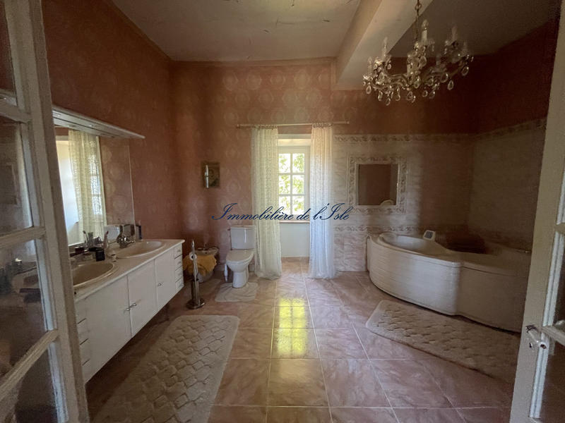 Maison - 290 m² - 8 pièces