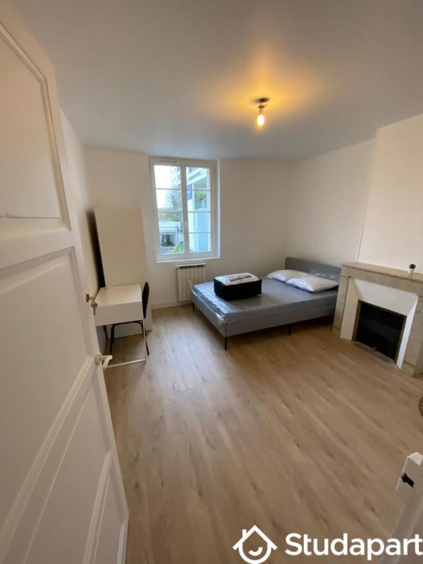 Chambre - 11 m² - 1 pièce