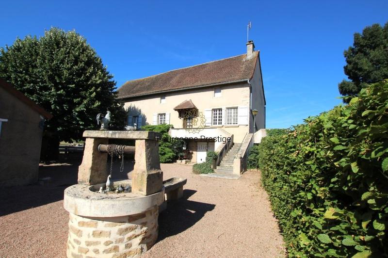 Propriété - 107 m² - 6 pièces