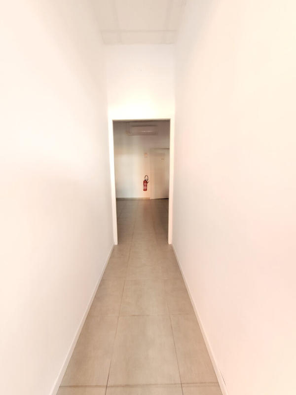 Local commercial - 92 m² - 2 pièces