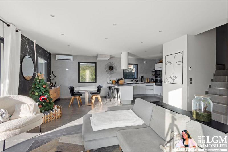 Maison - 96 m² - 4 pièces