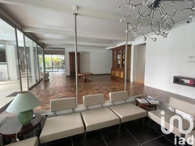 Maison - 252 m² - 8 pièces