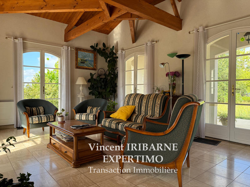 Propriété - 202 m² - 7 pièces