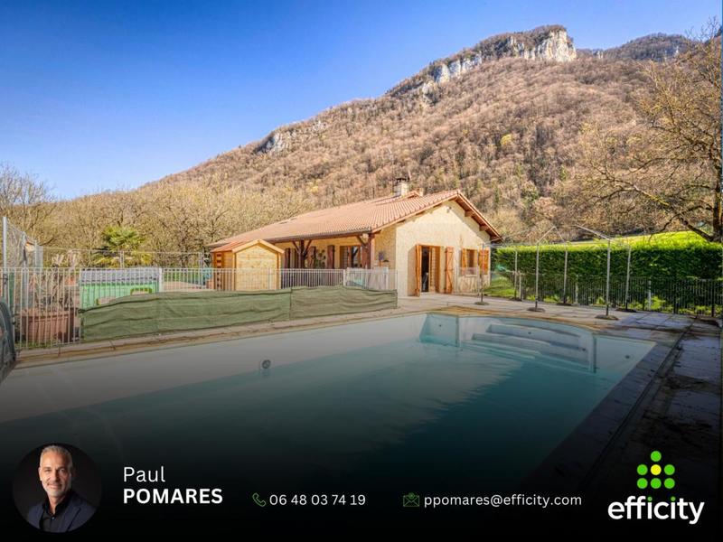 Maison - 208 m² - 5 pièces