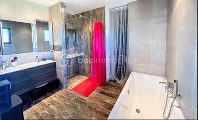 Maison d'architecte - 255 m² - 7 pièces