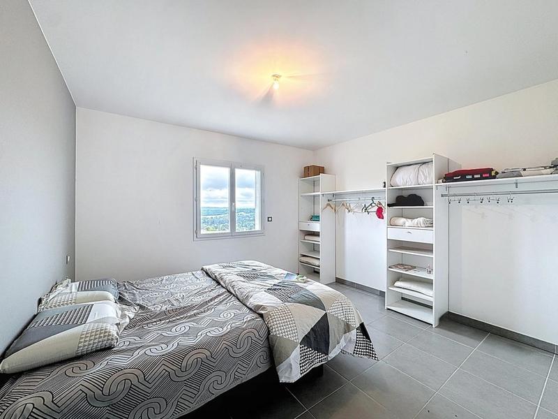 Maison - 204 m² - 7 pièces