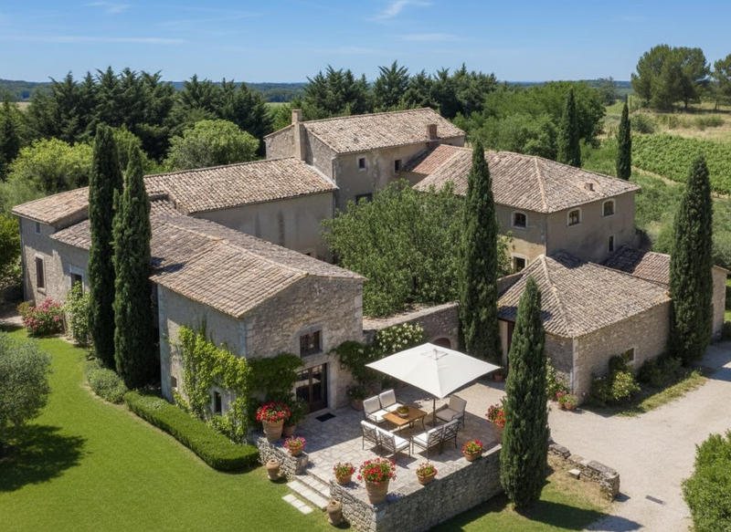 Bastide - 1 000 m² - 12 pièces