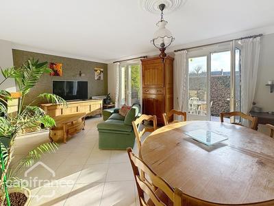 Maison - 96 m² - 4 pièces