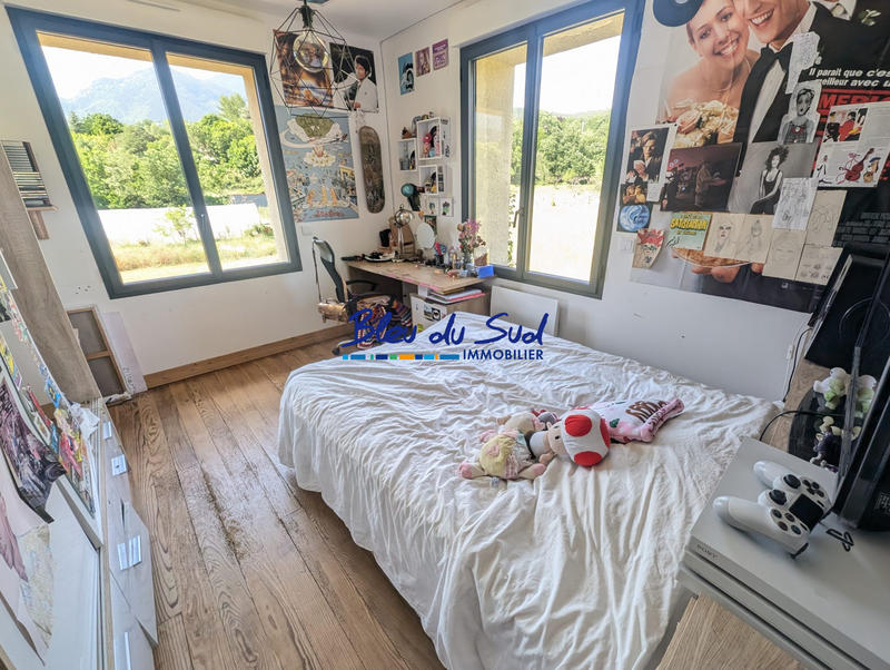 Maison traditionnelle - 126 m² - 6 pièces