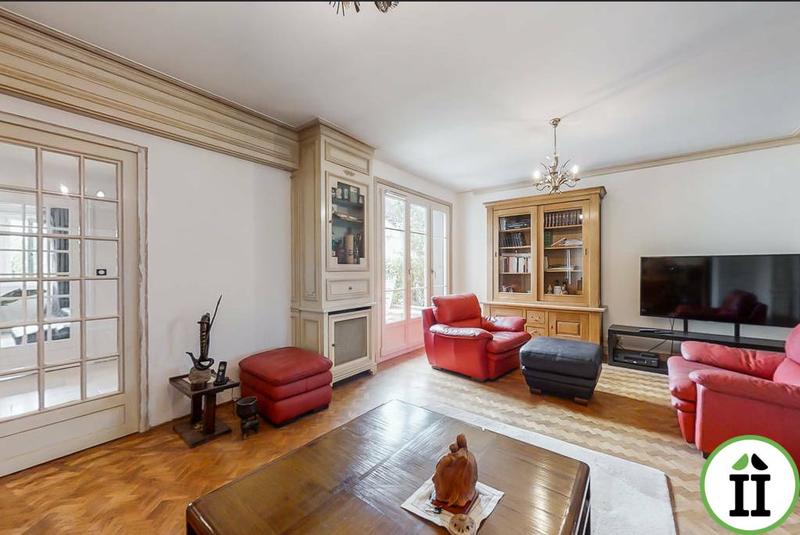 Maison ancienne - 493 m² - 8 pièces