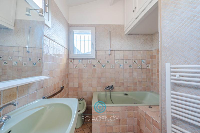 Maison - 200 m² - 6 pièces