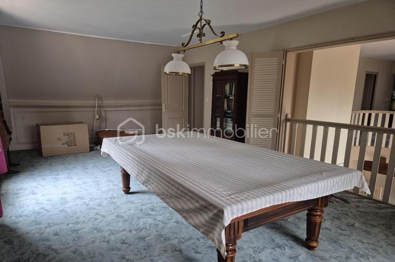 Propriété - 213 m² - 7 pièces