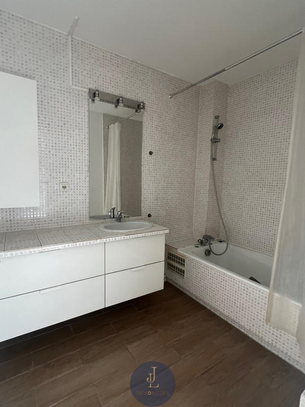 Appartement - 85 m² - 3 pièces