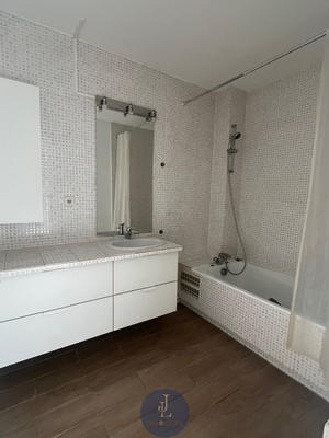 Appartement - 85 m² - 3 pièces