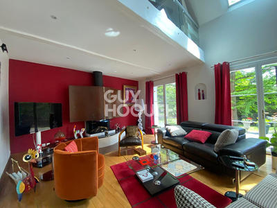 Maison - 339 m² - 8 pièces