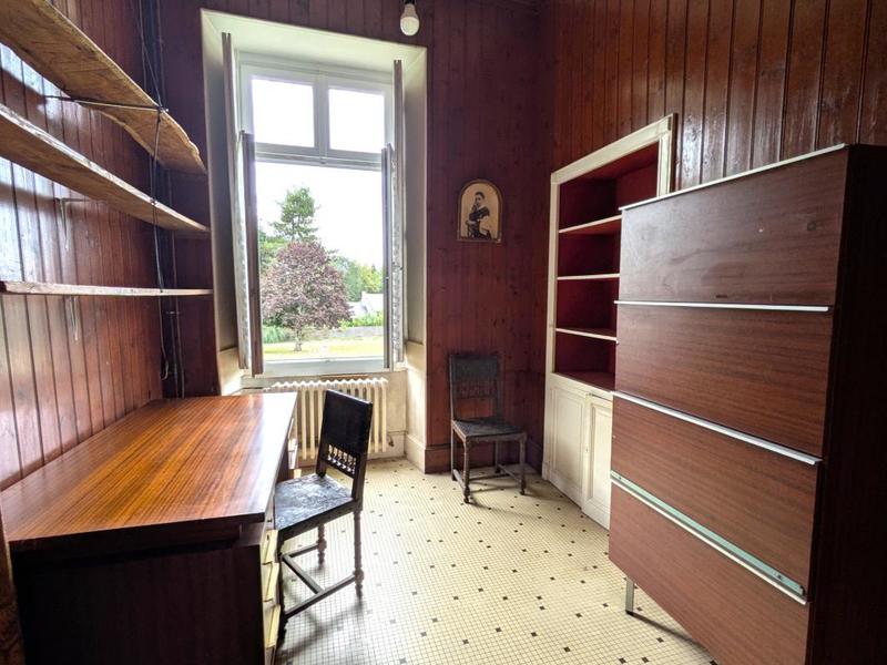 Château - 270 m² - 10 pièces